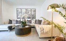 Host & Stay - The Charles Street House